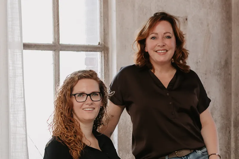 Claudia Bastiaansen en Ina Mulder van Sterk Terug
